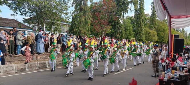 
 Ponpes Al – Mujahidin Tempos,Tunjukkan Skill Santri Bermain Drumband pada perayaan HUT RI KE – 80