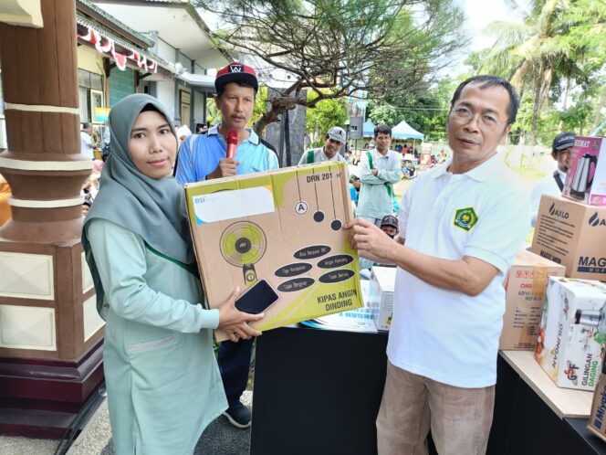 
 Acara Peringatan HAB Ke-80, Kemenag Lombok Gelar Jalan Sehat Bersama Pondok Pesantren Dan Perkuat Pencegahan Pernikahan Dini.
