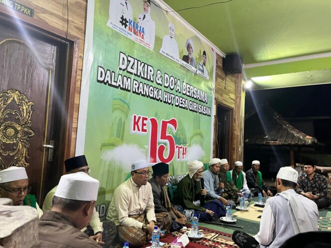 
 Anggota DPD RI Tgh. Ibnu Kholil Hadiri Puncak HUT Ke-15 Desa Giri Sasak.