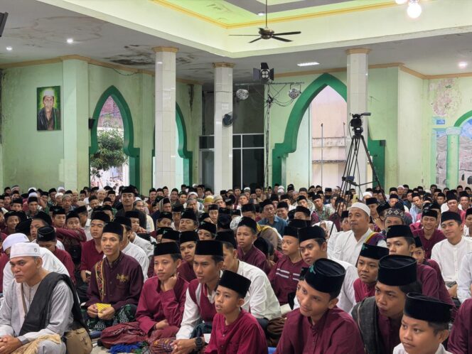 
 Ribuan Jamaah Hadiri Majlis Badruttamam, Ketua PBNU Mengecewakan Karna Batal Hadir.